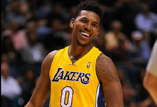 穆帅：今天胜利的功劳属于球员们，要说谁比谁更好是不公平的（穆帅：这场胜利属于球员，论谁更出色并不公平）