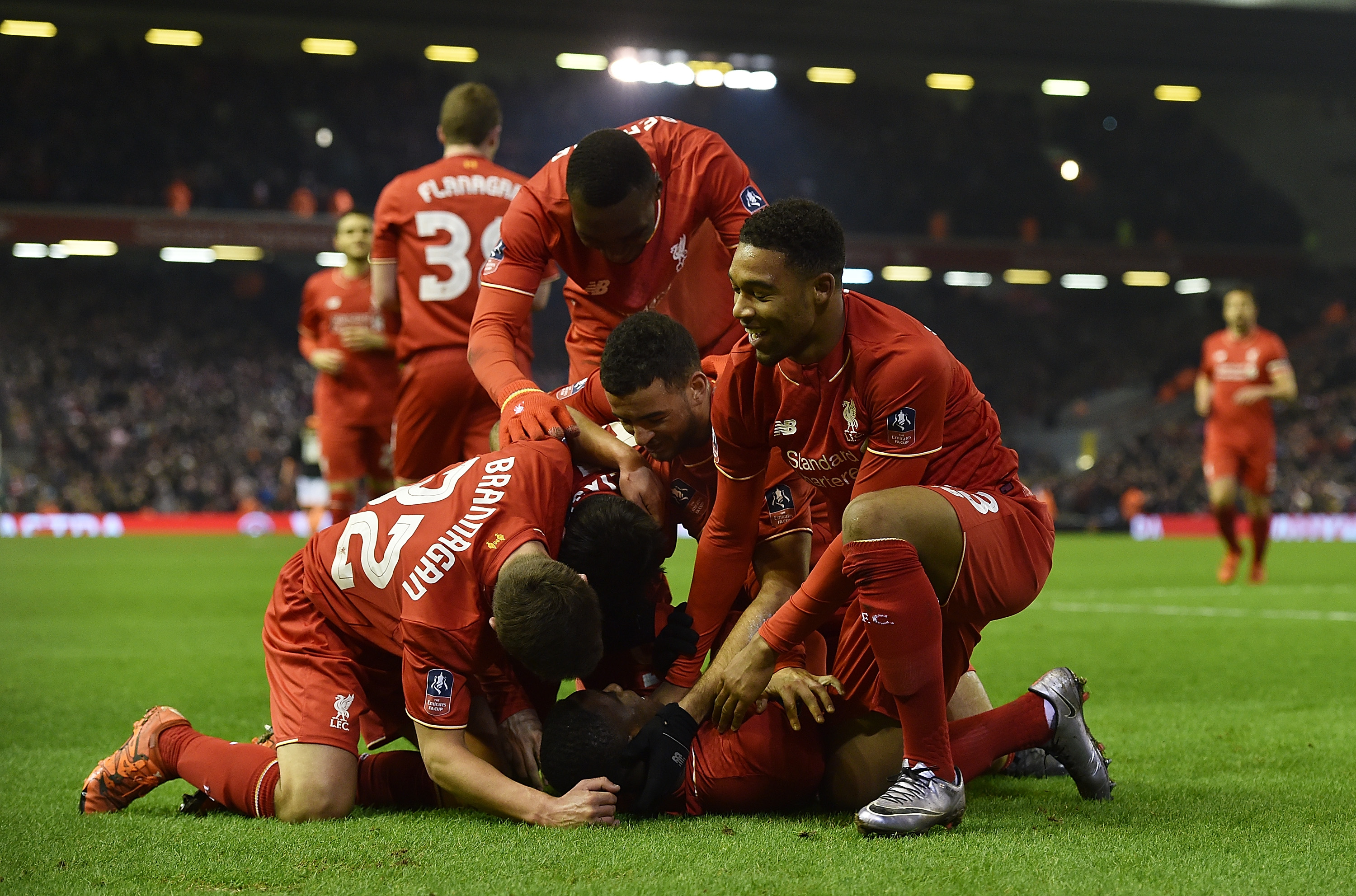 本赛季小腿拉伤与上赛季同期前20场比赛增幅接近40%（本赛季前20场中小腿拉伤较上赛季同期增加近40%）