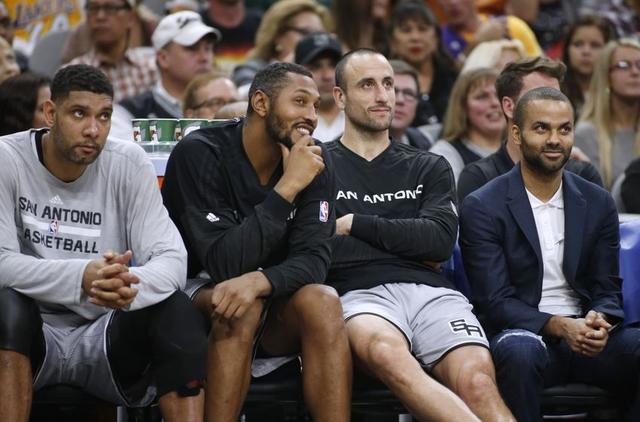 爱德华兹：戈贝尔的缺阵无法弥补，他在场时对手不敢冲击篮下（爱德华兹：戈贝尔缺席不可替代，他在场让对手不敢攻筐）