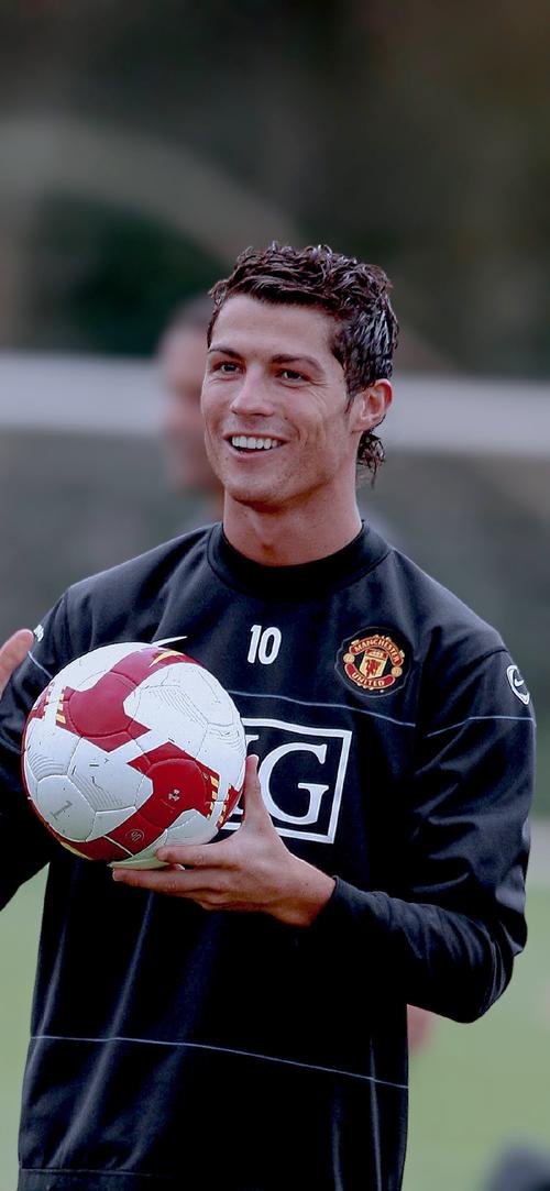 布伦森过去7场比赛场均31.6+6，复出后尼克斯4胜1负（布伦森近7场场均31.6分6助攻，复出后助尼克斯取得4胜1负）