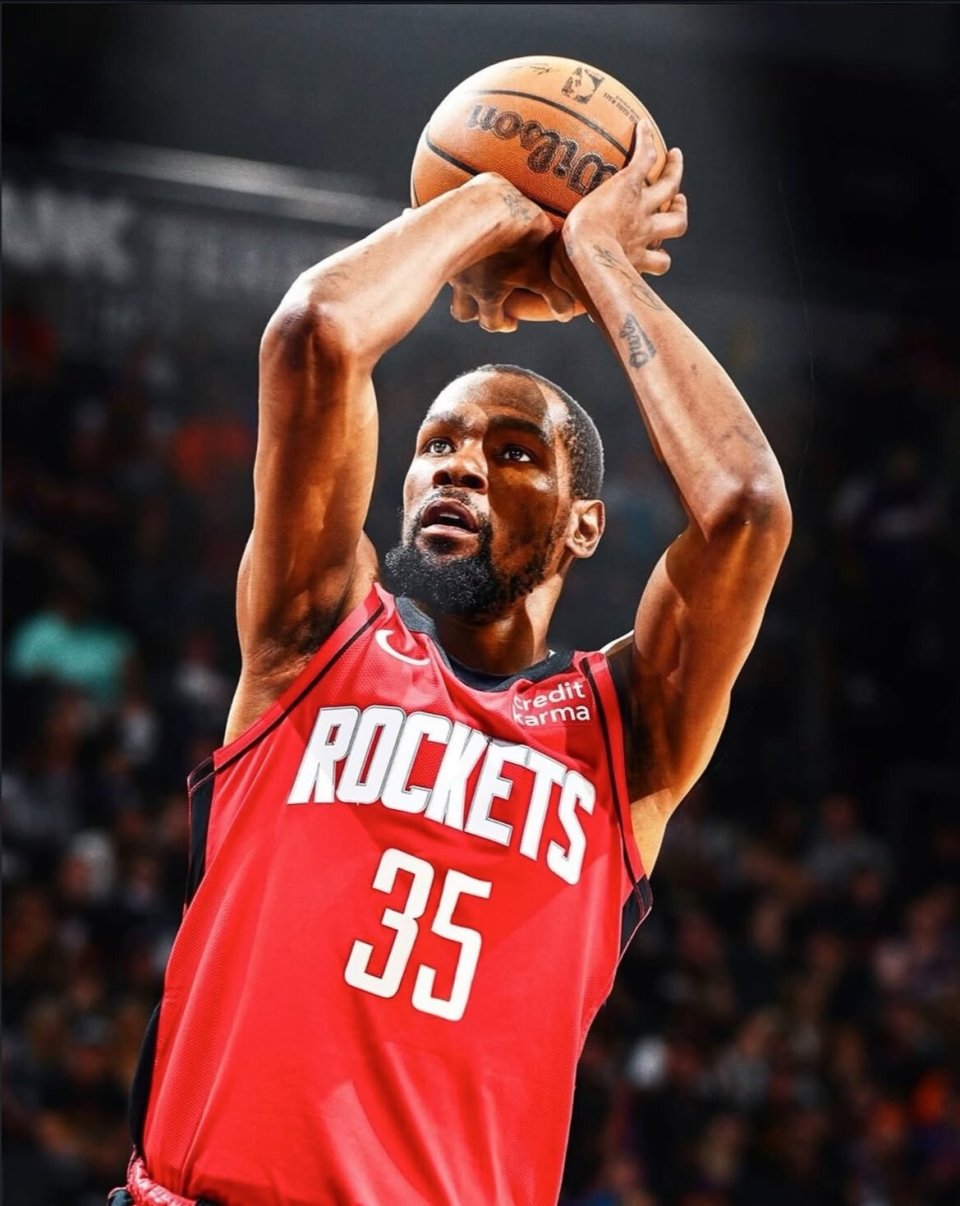 里夫斯：老詹说东契奇刚来湖人就像我新秀时 独来独往&几乎不说话（里夫斯：詹姆斯称东契奇初到湖人像我新秀年，孤僻少言）