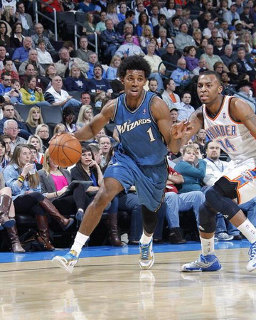 生涯第14次三双！康宁汉姆22+10+10带队大胜黄蜂（康宁汉姆22+10+10斩获生涯第14次三双，率队大胜黄蜂）