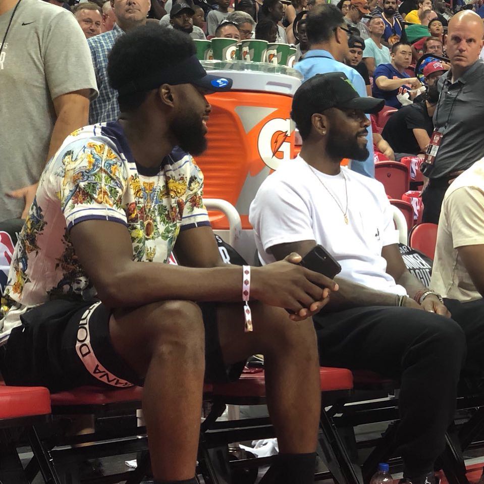 官方：赫塔费门将索里亚战马竞的两连扑当选西甲11月最佳扑救（西甲官宣：赫塔费门将索里亚对马竞的连环神扑当选11月最佳扑救）