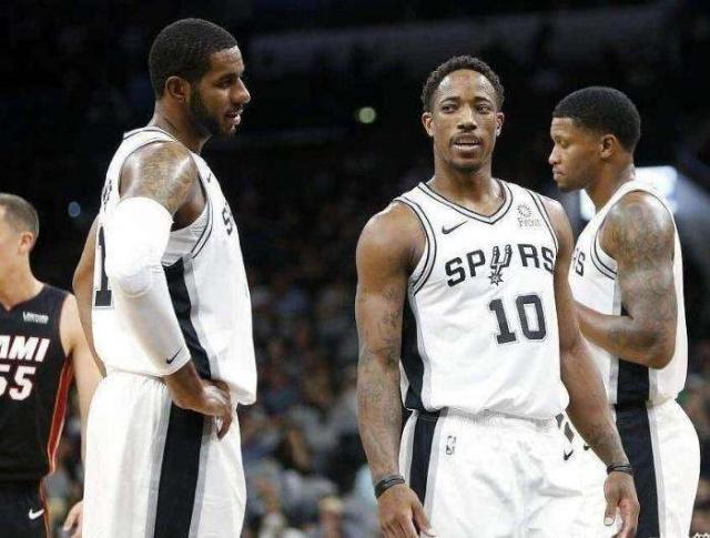 淘汰青岛更衣室！邱彪肯定外援+球队防守，不满混战发挥！（淘汰青岛后更衣室发声：邱彪肯定外援与防守，直言不满混战发挥）