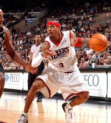 瓦塞尔：我百分百信任米奇·约翰逊 他就是我们球队的智囊核心（瓦塞尔：我对米奇·约翰逊完全信任，他是球队的战术大脑）