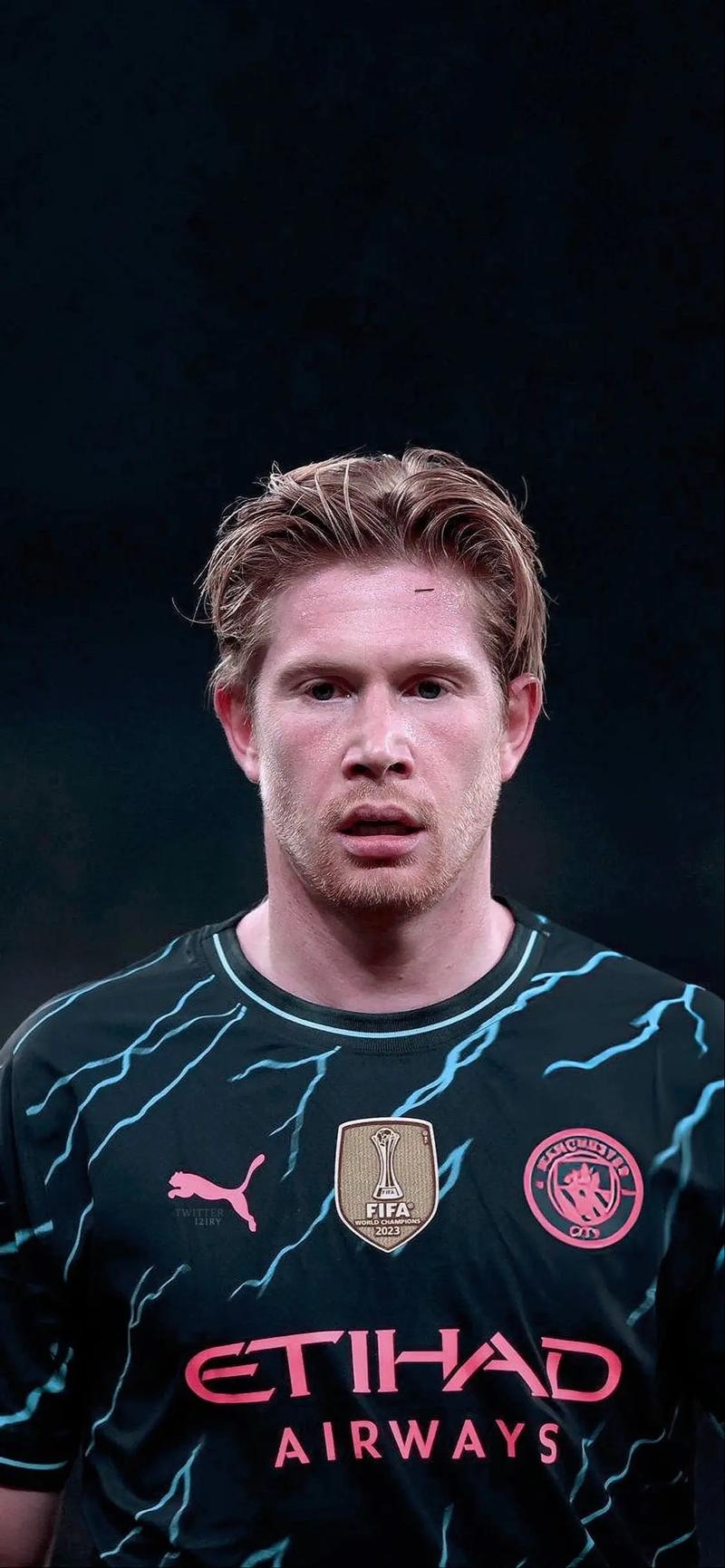 拉波尔塔的圣诞轻松时刻：巴萨主席的亲民魅力与未来布局（圣诞里的拉波尔塔：巴萨掌门的亲和力与未来蓝图）