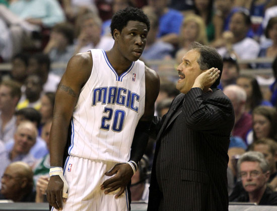 曼城官方：球队将在本周末对森林时身穿二客球衣出战（曼城官宣：周末战森林将穿第二客场球衣）