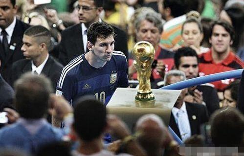 洛伯特卡：我们没有什么可失去的了，德国队的压力更大（洛伯特卡：压力在德国那边，我们已无所失）