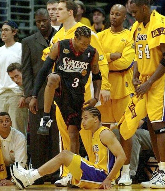 国米迎来6分之战！右路首发奥古弃攻主守，全面遏制对手两核心！（国米迎六分大战：右路首发奥古重防轻攻，全面压制对手双核）