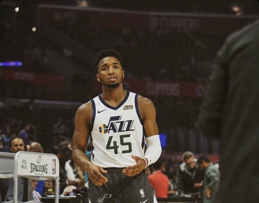 娄一晨谈斯卢茨基：他对自己的战术有近乎痴迷的坚持（娄一晨：斯卢茨基对其战术的执着几近痴迷）