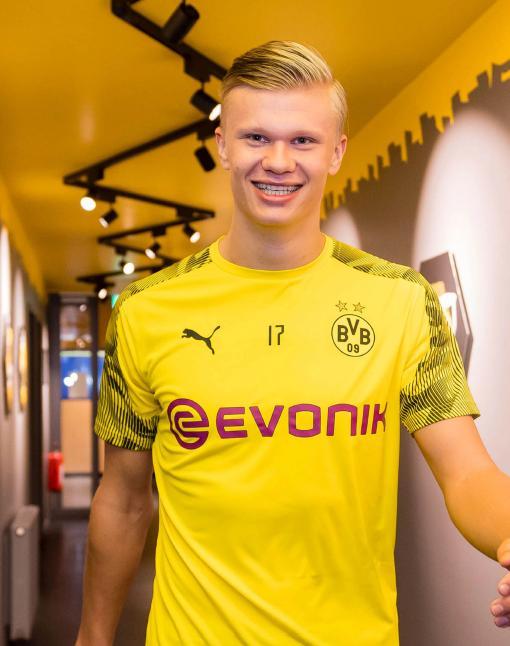 约基奇本赛季至今场均28.9分12板10.9助 篮板助攻均全联盟第一（约基奇本季至今场均28.9分、12篮板、10.9助攻，篮板助攻双料联盟第一）