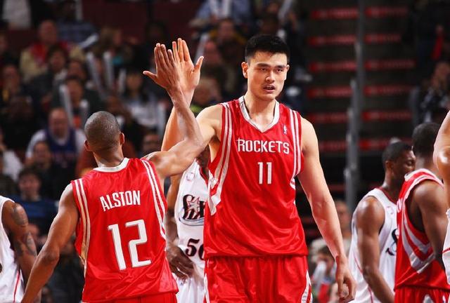 霍伊伦本赛季意甲10场4球，与上赛季联赛进球数持平（霍伊伦本季意甲10场轰4球，已追平上赛季联赛进球数）