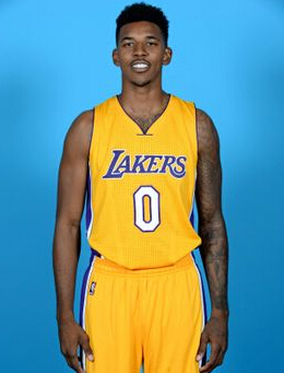 霍伊伦开场7分钟破门，为那不勒斯近36年来对阵尤文最快进球（霍伊伦开场7分钟建功，刷新那不勒斯近36年对尤文最快进球纪录）