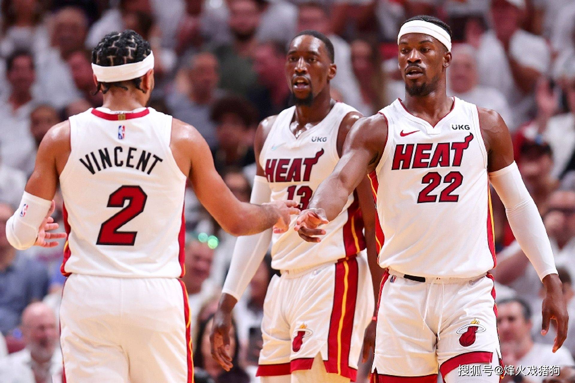 梅州vs英博：5外援PK3外援，刘祝润、杨铭锐首发，刘云出战（梅州迎战英博：5外援对阵3外援，刘祝润、杨铭锐先发，刘云登场）