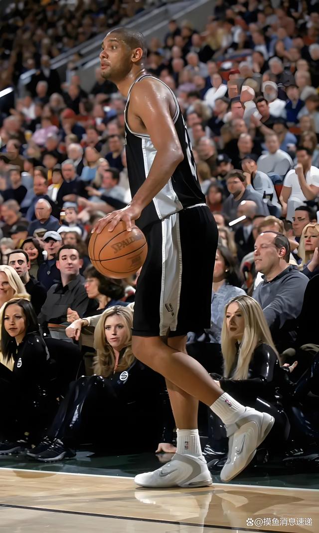 拜仁发布赛前预热海报：阿芳、杰克逊出镜（拜仁赛前海报出炉：阿芳、杰克逊亮相）