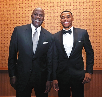 德转列米兰双雄最贵11人阵容：劳塔罗、莱奥、普利希奇领衔（德转公布米兰城双雄身价最高11人阵容：劳塔罗、莱奥、普利希奇压阵）